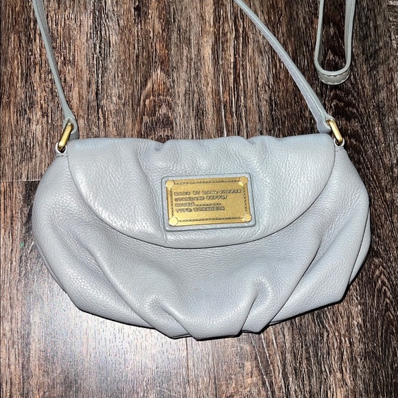 Marc By Marc Jacobs Gray Leather Bag with Gold Accents - Picture 2 of 9